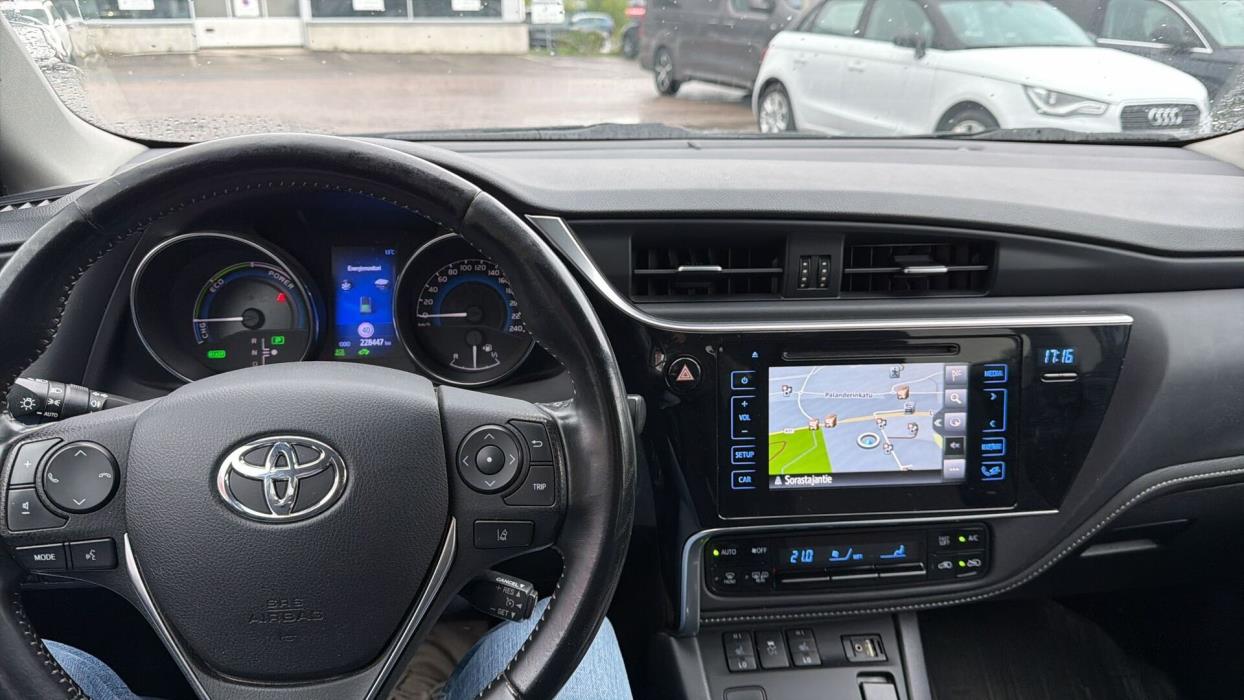 TOYOTA Auris 2018