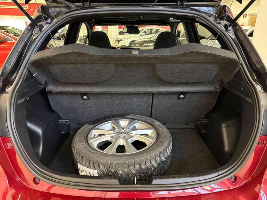 TOYOTA Yaris 2018