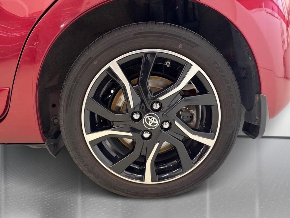 TOYOTA Yaris 2018