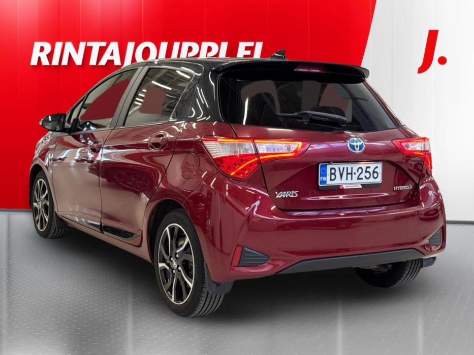 TOYOTA Yaris 2018