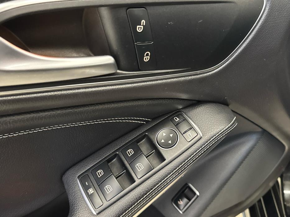 MERCEDES-BENZ CLA 2019