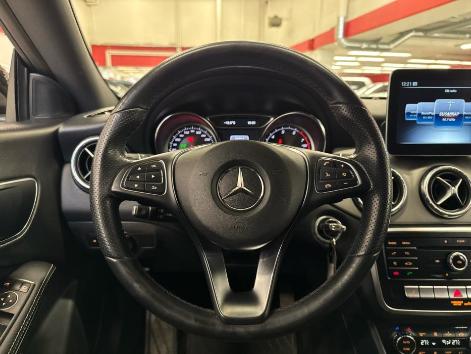 MERCEDES-BENZ CLA 2019