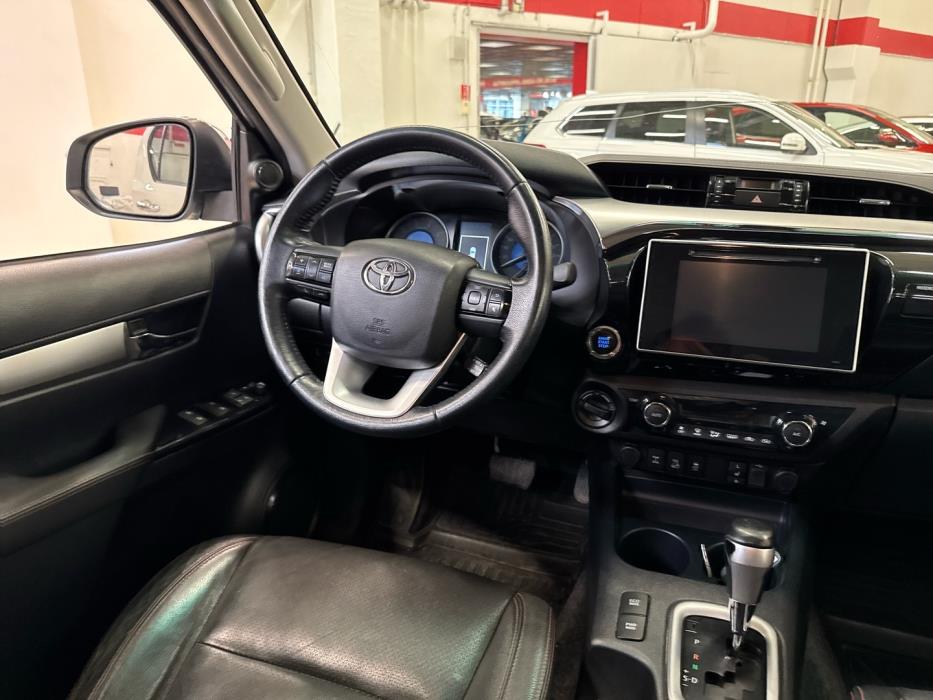 TOYOTA Hilux 2017