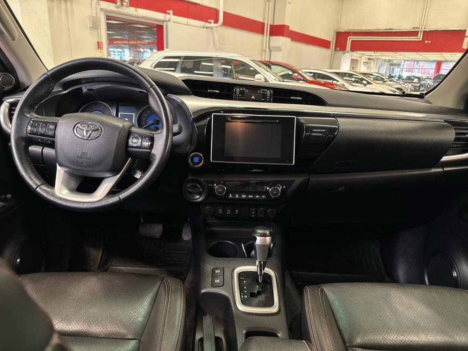 TOYOTA Hilux 2017