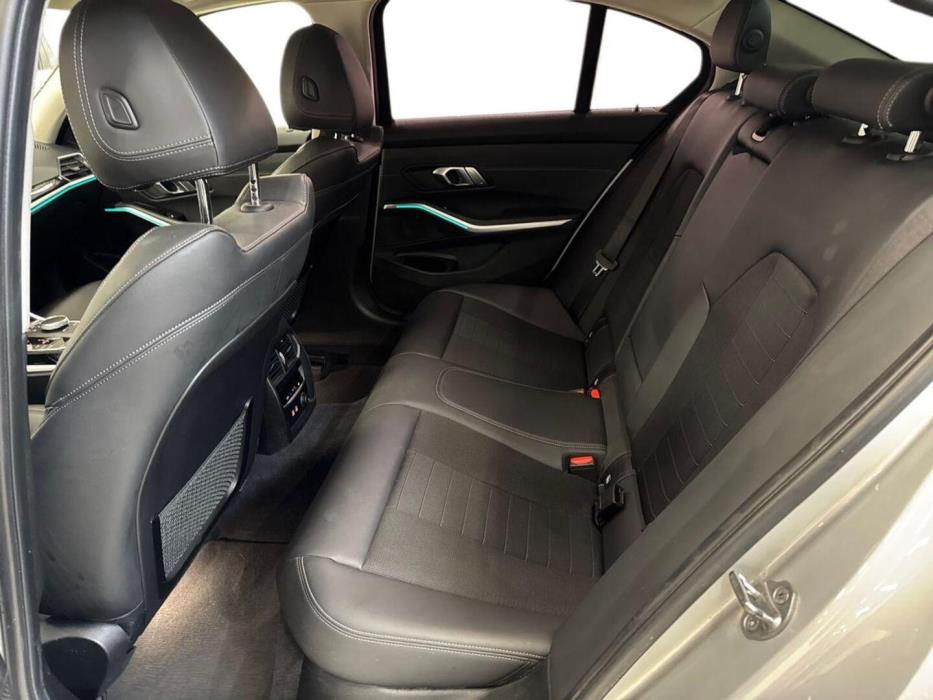 BMW 318 2019