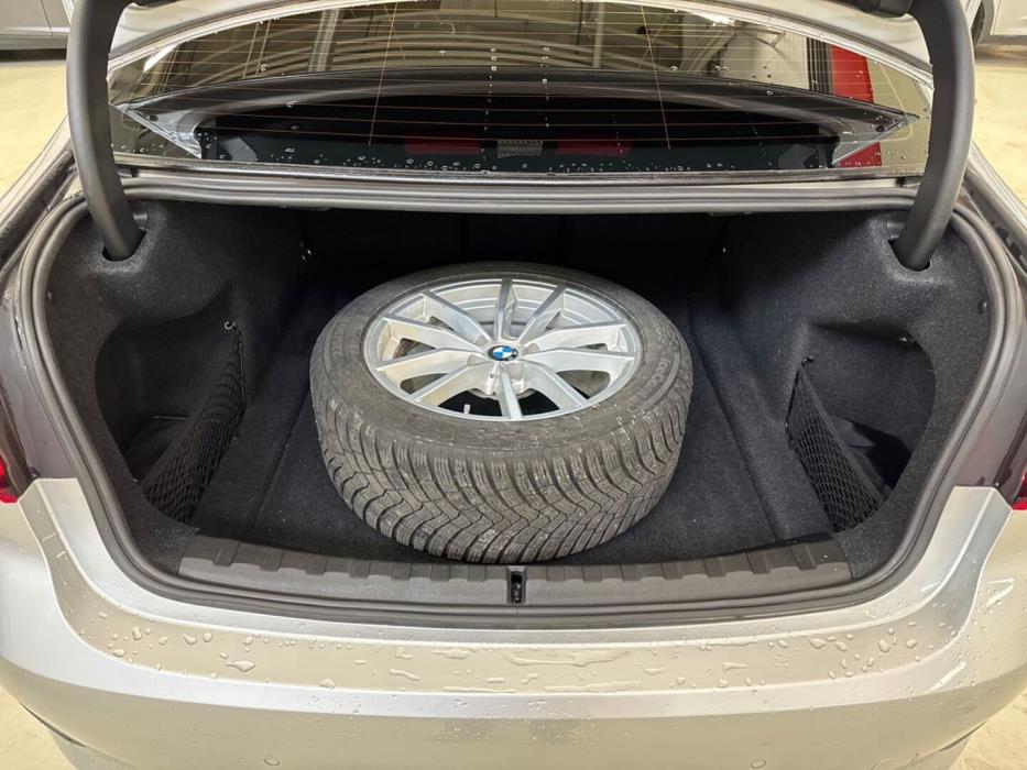 BMW 318 2019