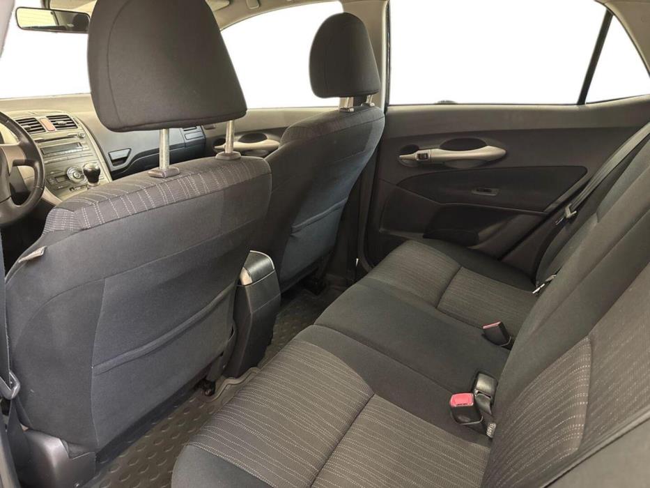 TOYOTA Auris 2009