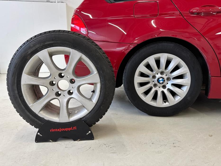 BMW 320 2009