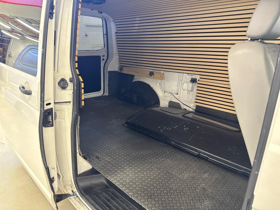 VOLKSWAGEN Transporter 2011