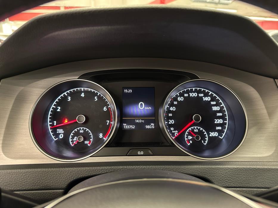 VOLKSWAGEN Golf 2014