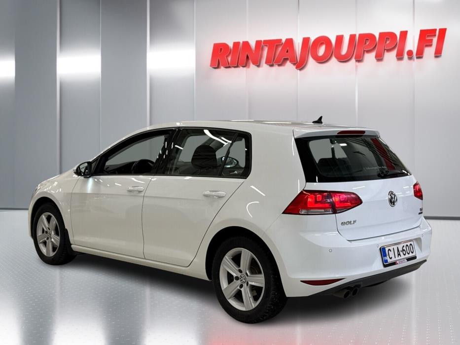 VOLKSWAGEN Golf 2014