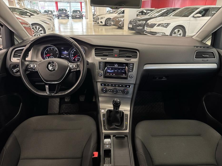 VOLKSWAGEN Golf 2014