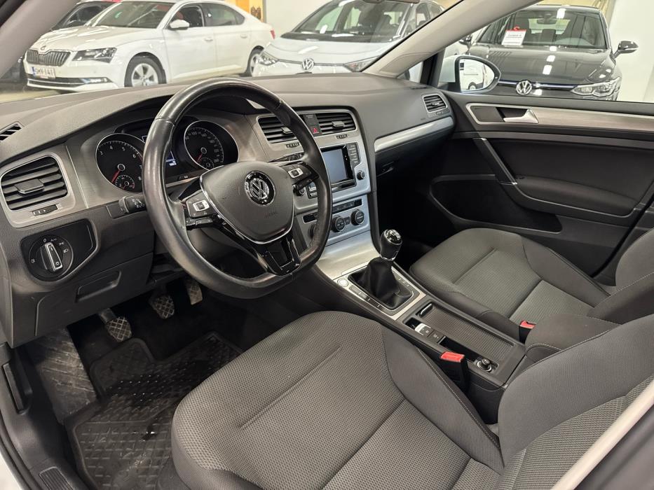 VOLKSWAGEN Golf 2014