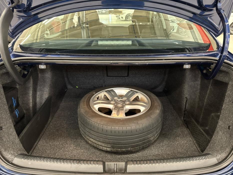 VOLKSWAGEN Jetta 2012