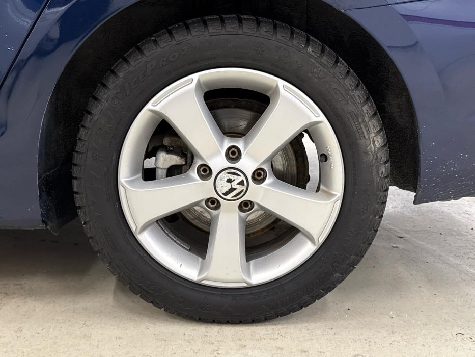 VOLKSWAGEN Jetta 2012
