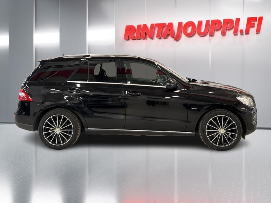 MERCEDES-BENZ ML 2011