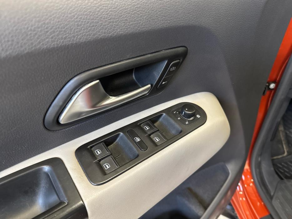 VOLKSWAGEN Amarok 2014