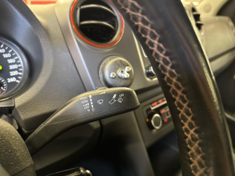 VOLKSWAGEN Amarok 2014