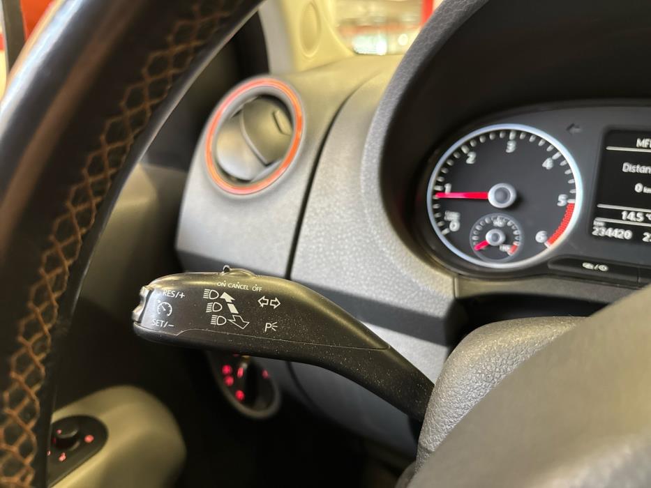 VOLKSWAGEN Amarok 2014