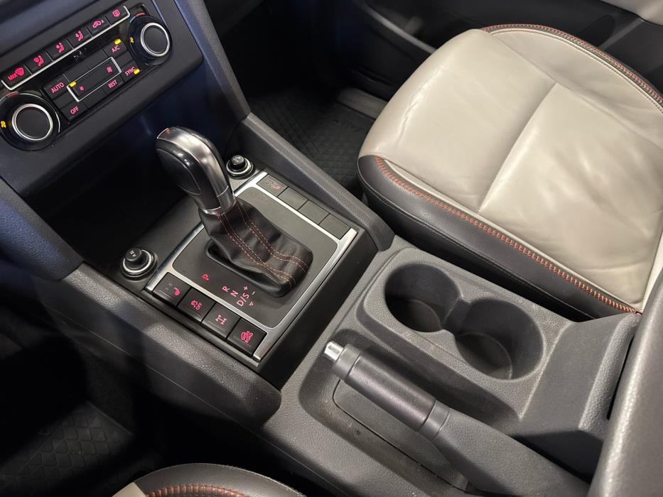 VOLKSWAGEN Amarok 2014