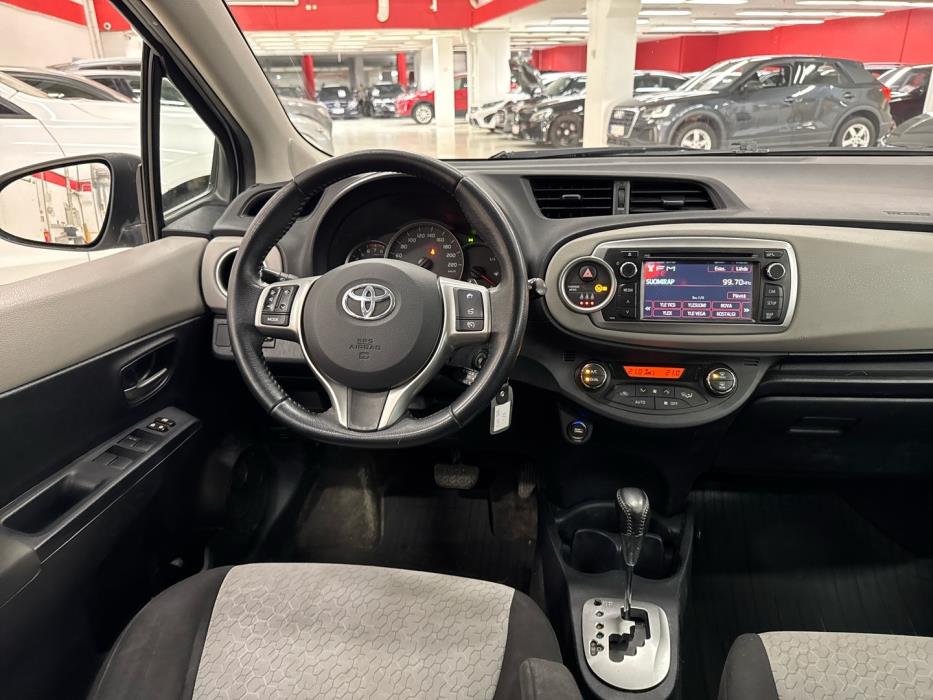 TOYOTA Yaris 2014