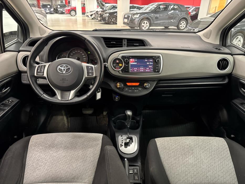 TOYOTA Yaris 2014