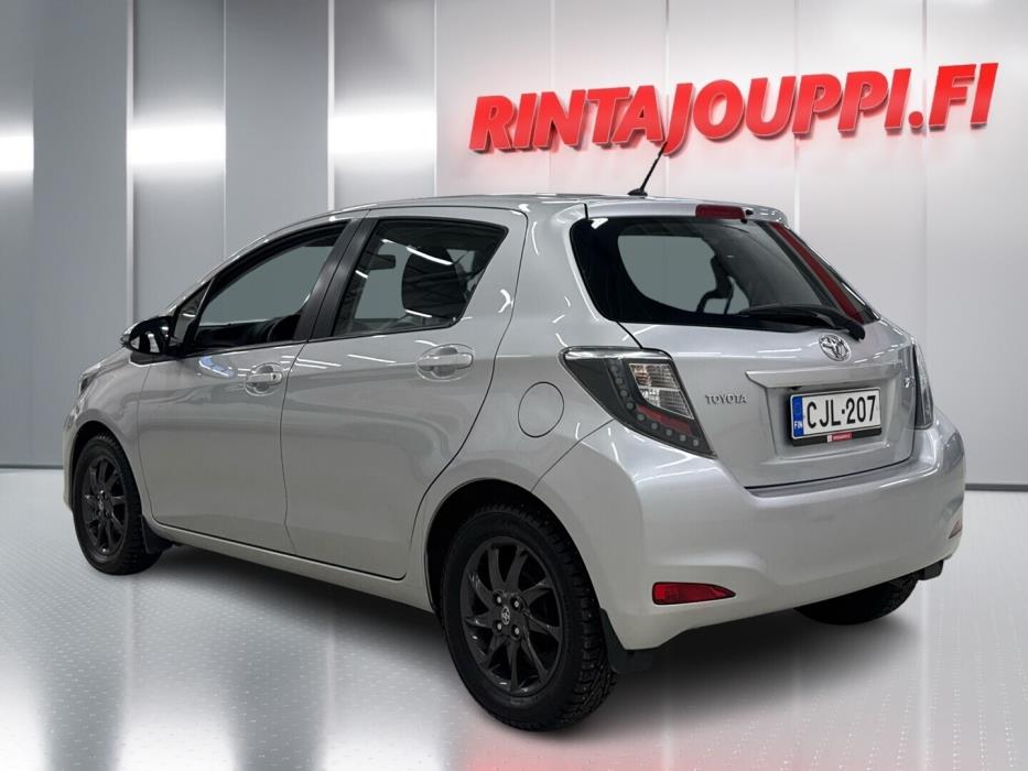 TOYOTA Yaris 2014