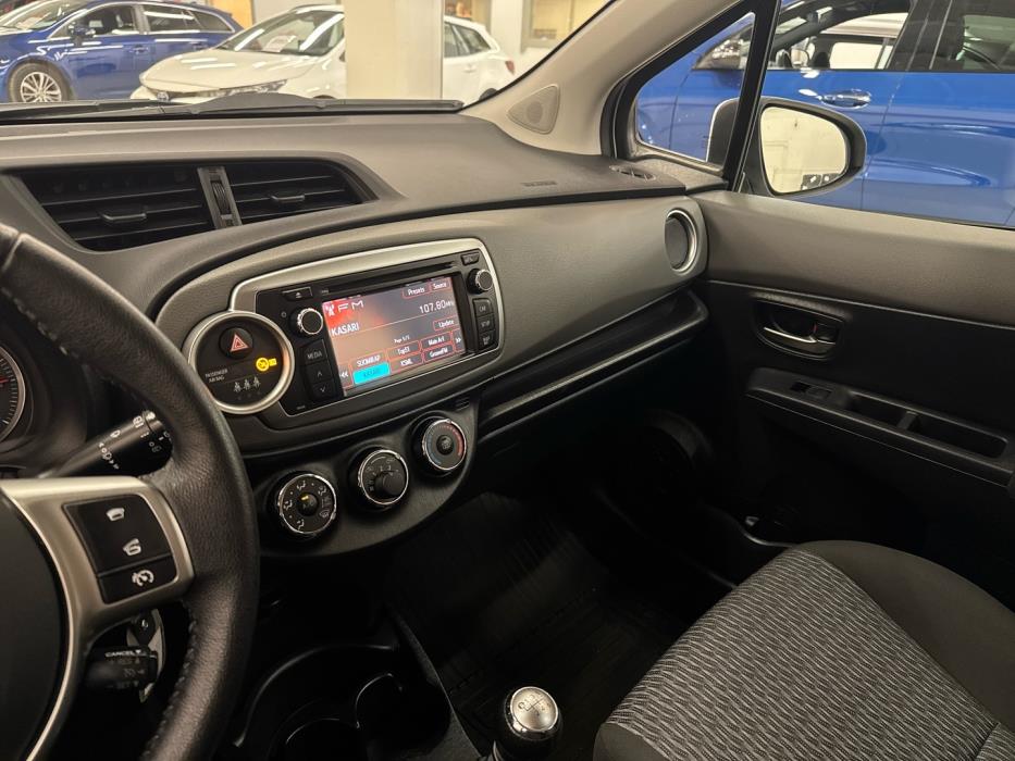 TOYOTA Yaris 2014
