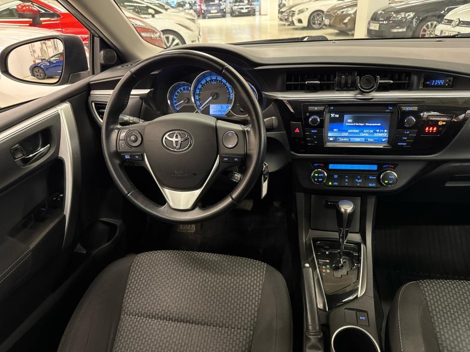 TOYOTA Corolla 2015