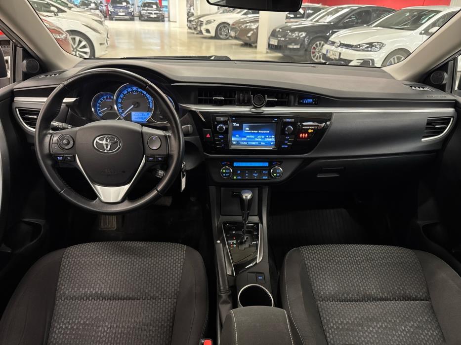 TOYOTA Corolla 2015
