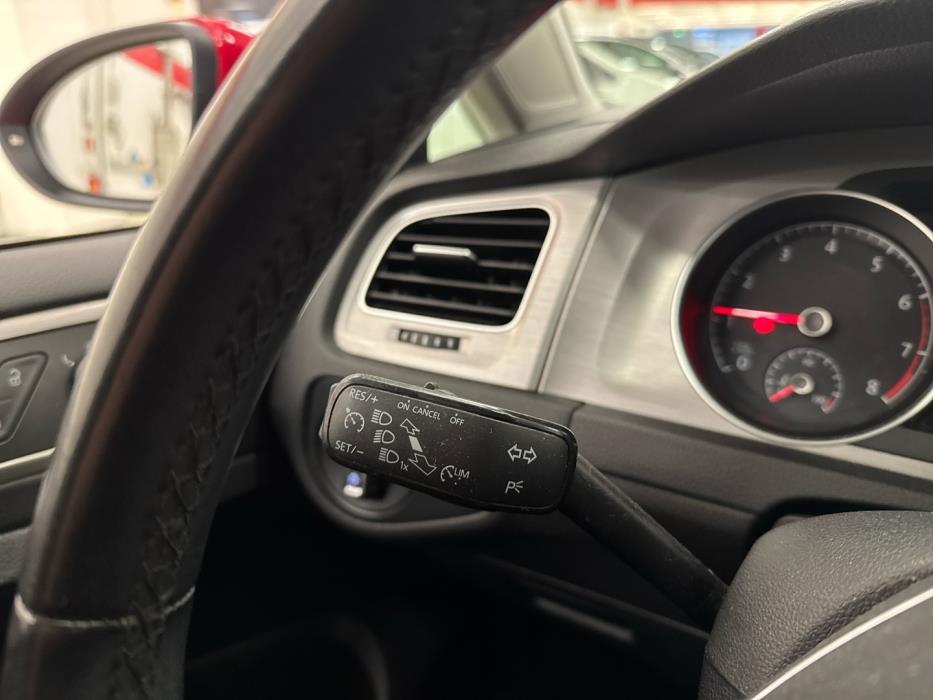 VOLKSWAGEN Golf 2016