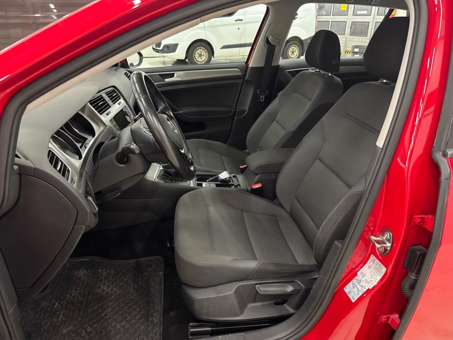 VOLKSWAGEN Golf 2016