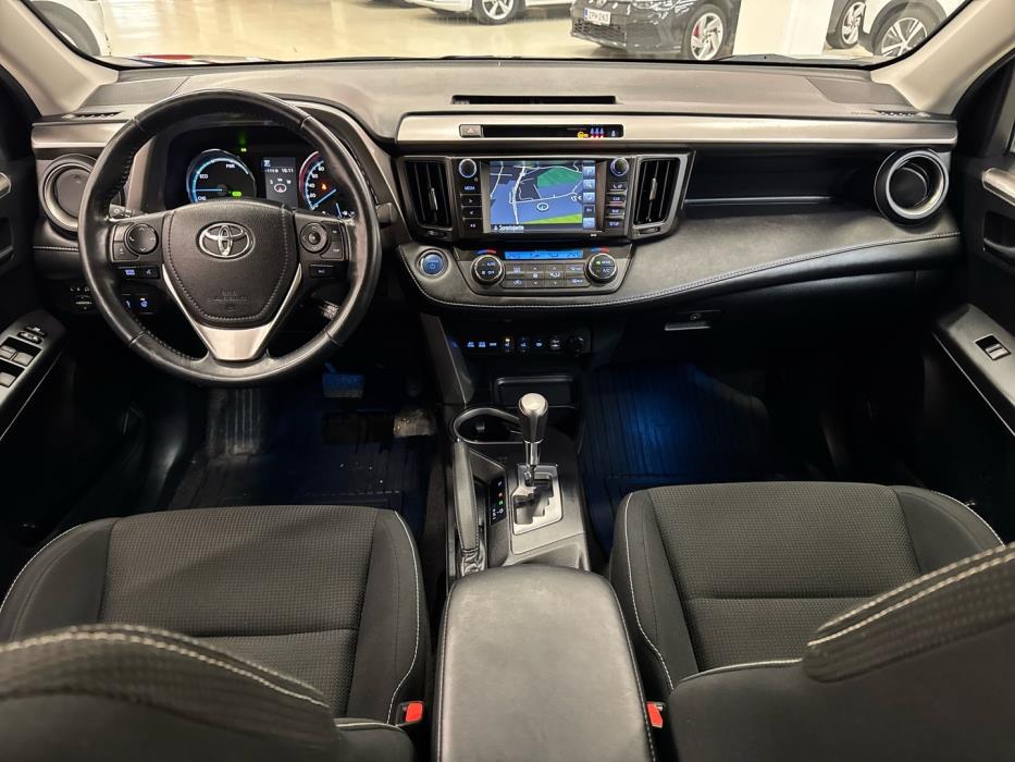 TOYOTA RAV4 2018