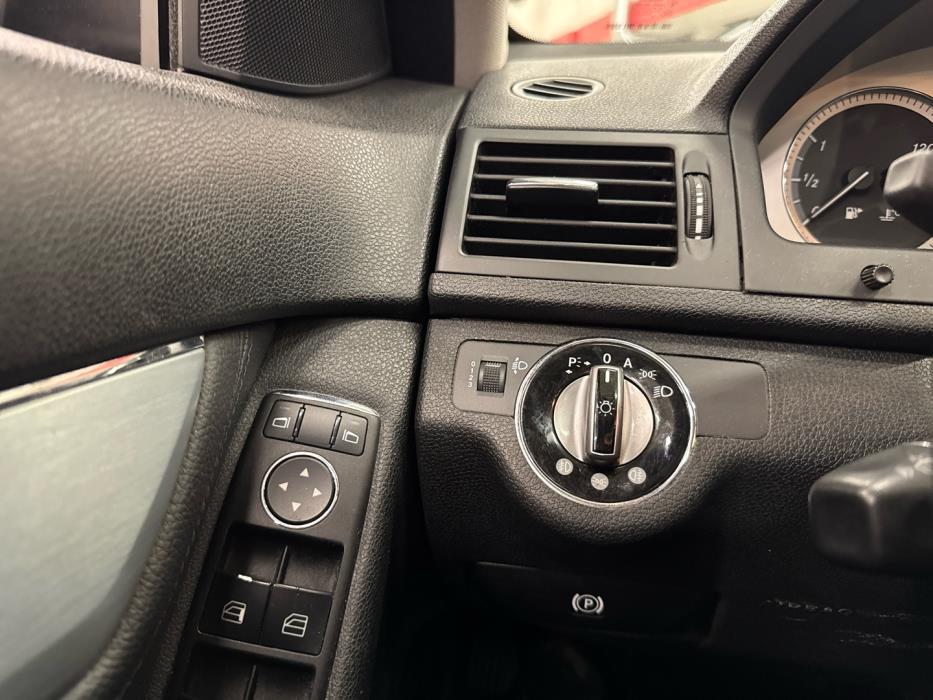 MERCEDES-BENZ C 2009