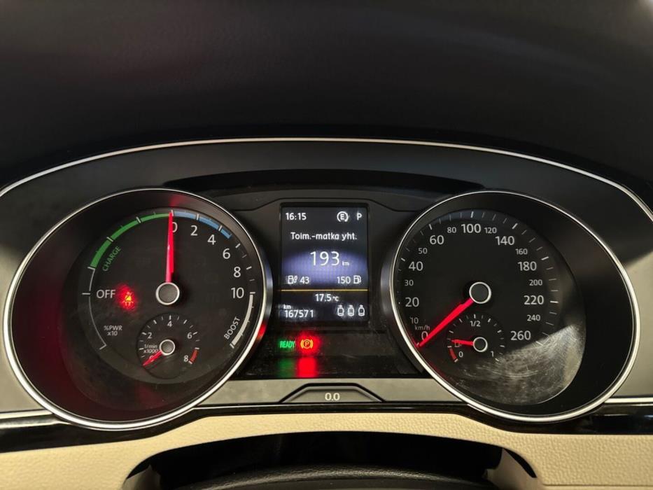 VOLKSWAGEN Passat 2016