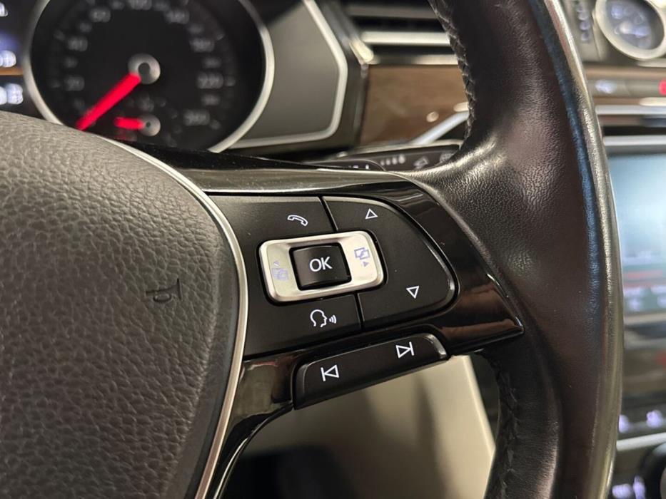 VOLKSWAGEN Passat 2016