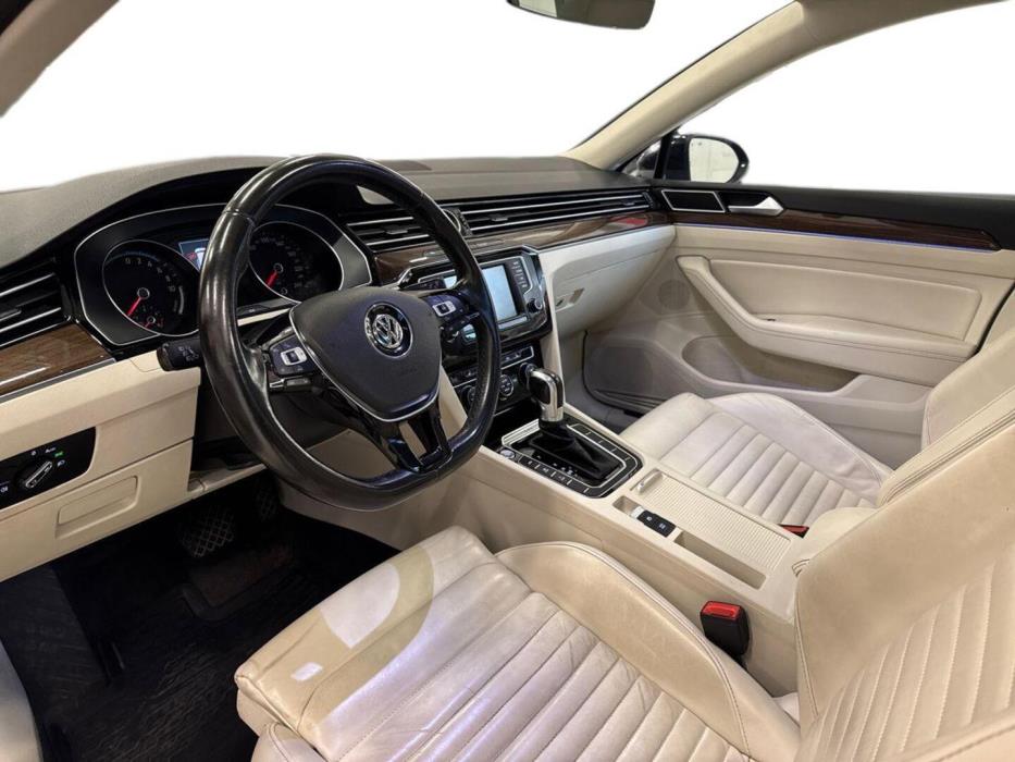 VOLKSWAGEN Passat 2016