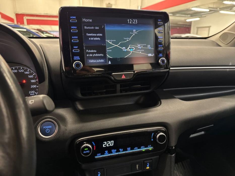 TOYOTA Yaris 2021