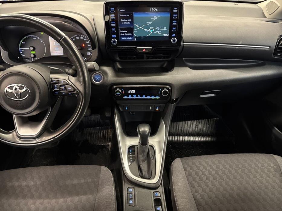 TOYOTA Yaris 2021