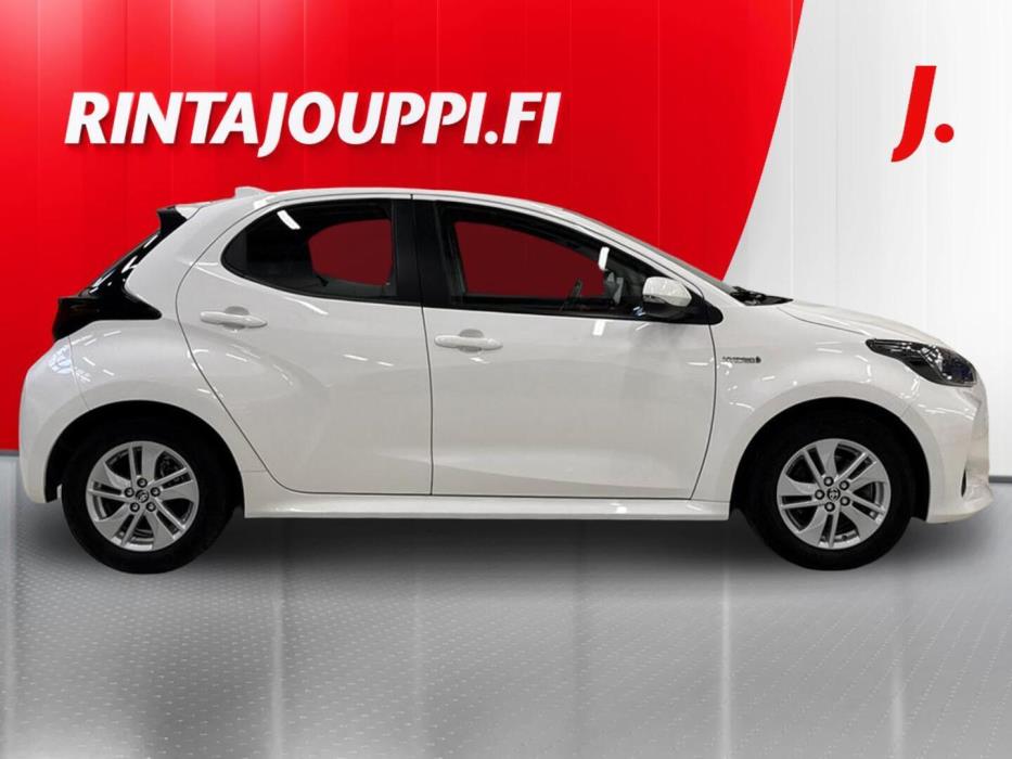 TOYOTA Yaris 2021