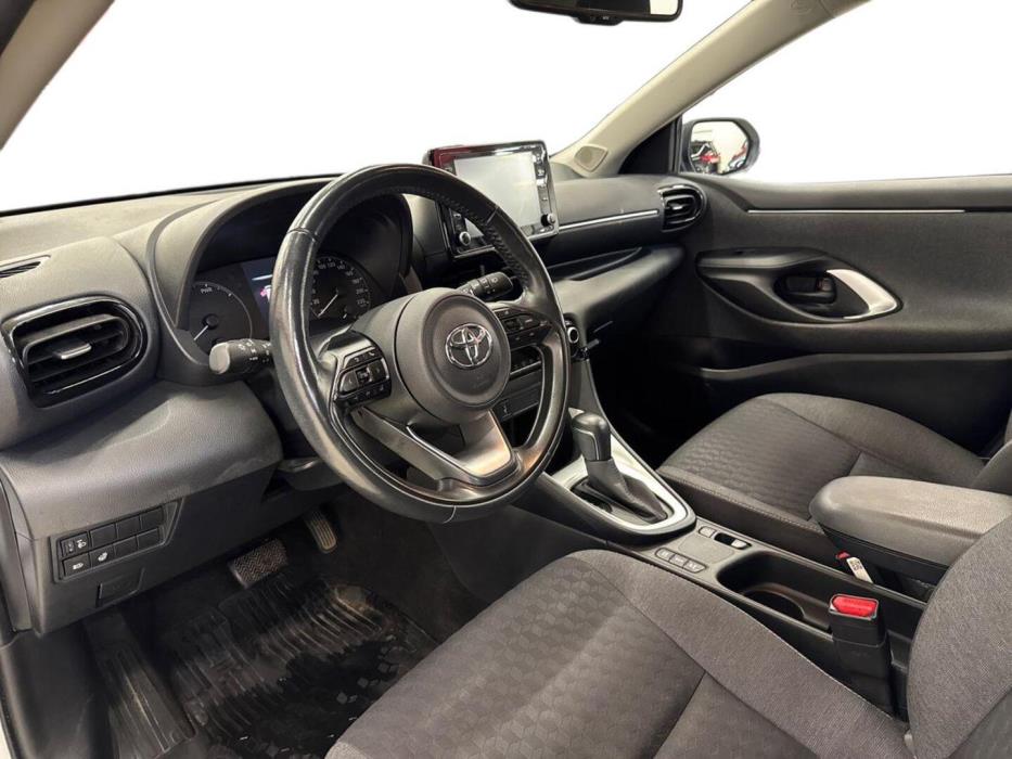 TOYOTA Yaris 2021