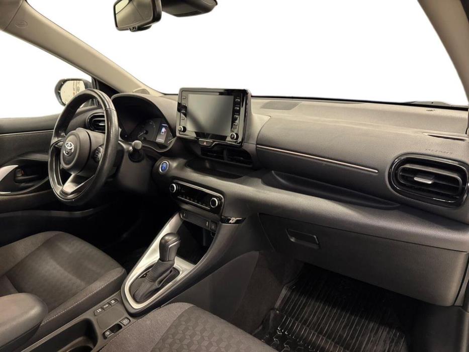 TOYOTA Yaris 2021