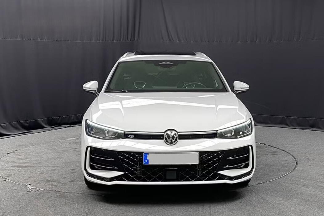 VOLKSWAGEN Passat 2025