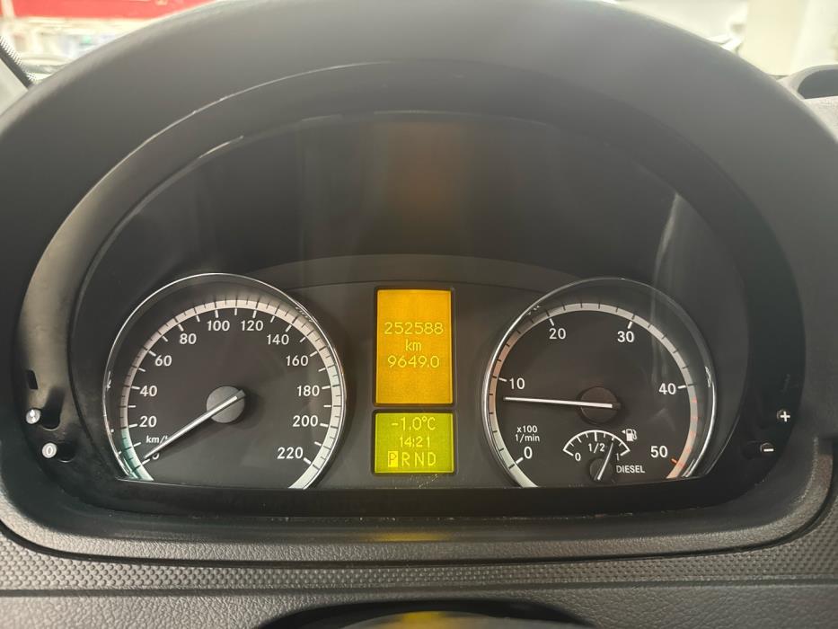MERCEDES-BENZ Vito 2012