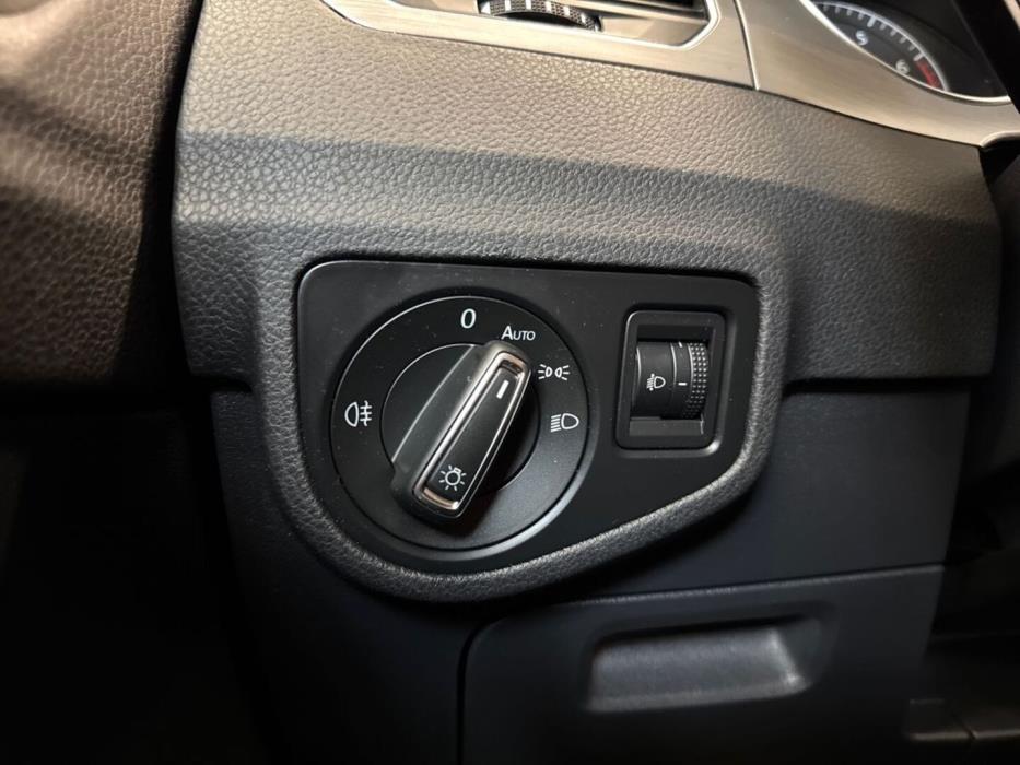 VOLKSWAGEN Golf Sportsvan 2014