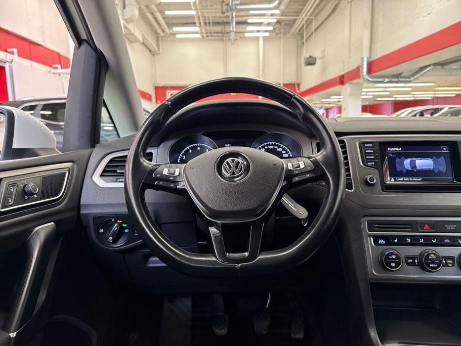 VOLKSWAGEN Golf Sportsvan 2014