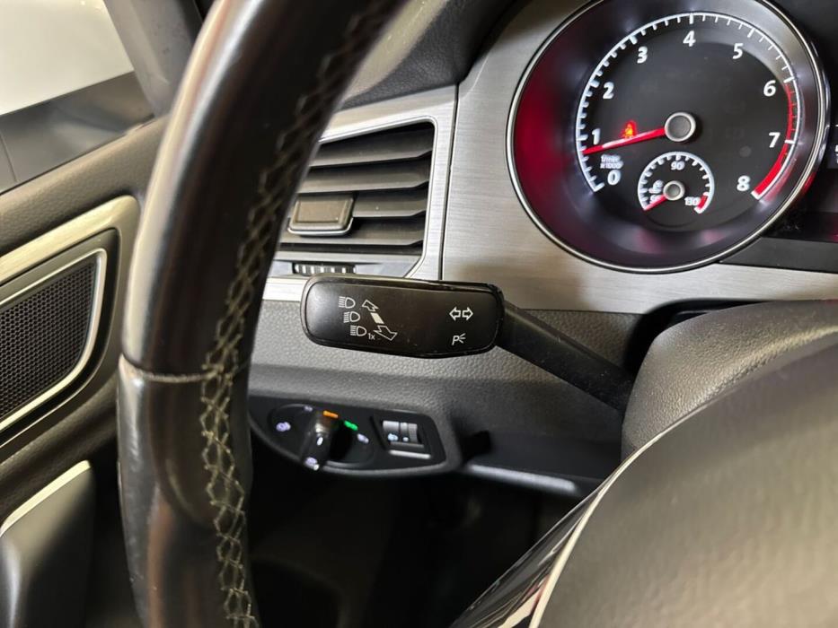 VOLKSWAGEN Golf Sportsvan 2014
