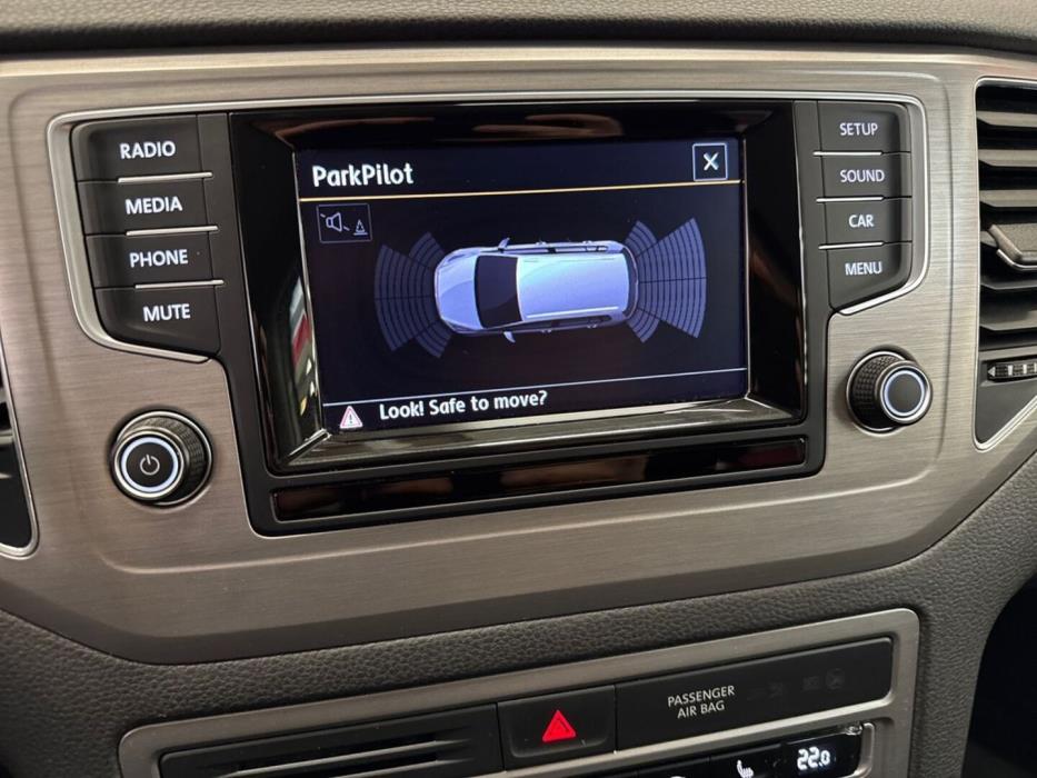 VOLKSWAGEN Golf Sportsvan 2014