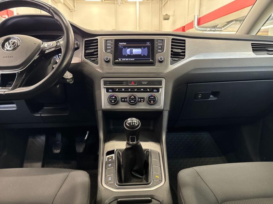 VOLKSWAGEN Golf Sportsvan 2014