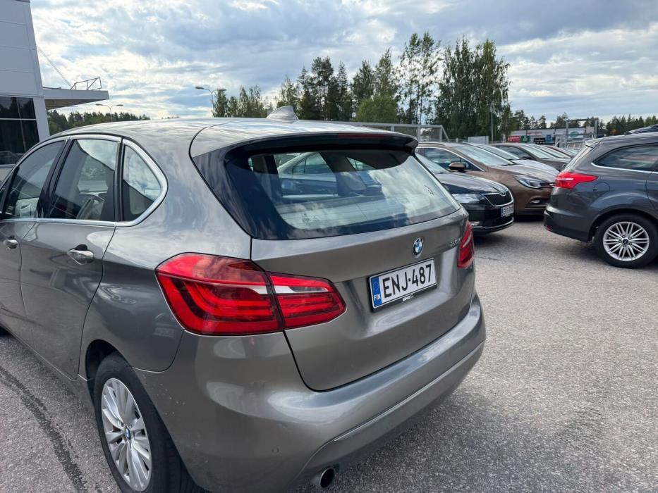 BMW 218 2015
